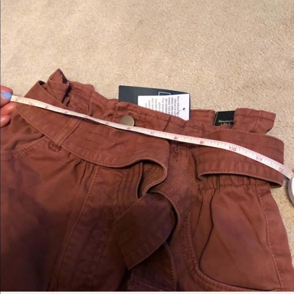 ABERCROMBIE and Fitch twill shorts - Picture 8 of 9